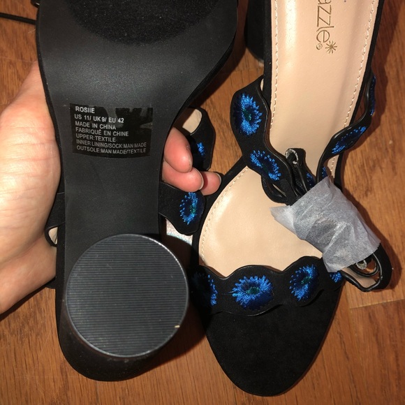 NWOT Shoe Dazzle • Rosiie Blue Flower Wrap-Up Heel - Picture 7 of 8